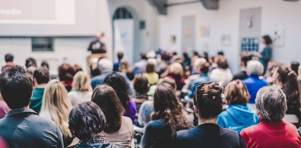 prendre la parole en public lors d'une conférence professionnelle